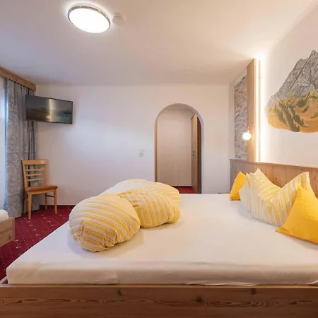 شقة Haus Rosmarie *